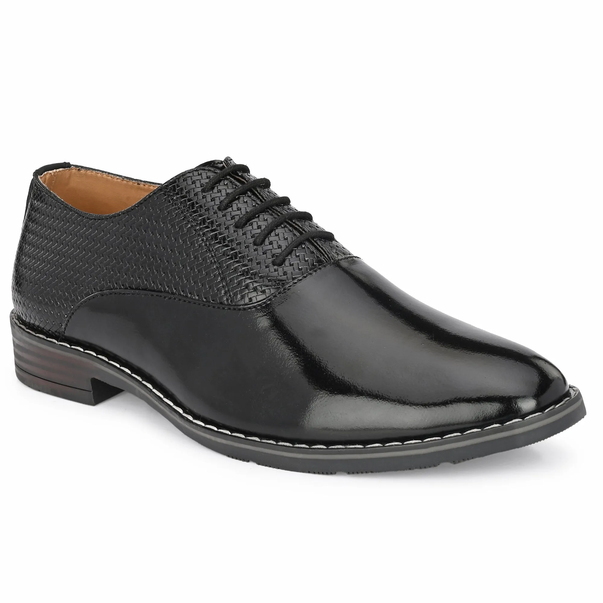 Attitudist Unisex Handcrafted Oxford Glossy Black Laceup Derby Shoes With Semi Chatai Design