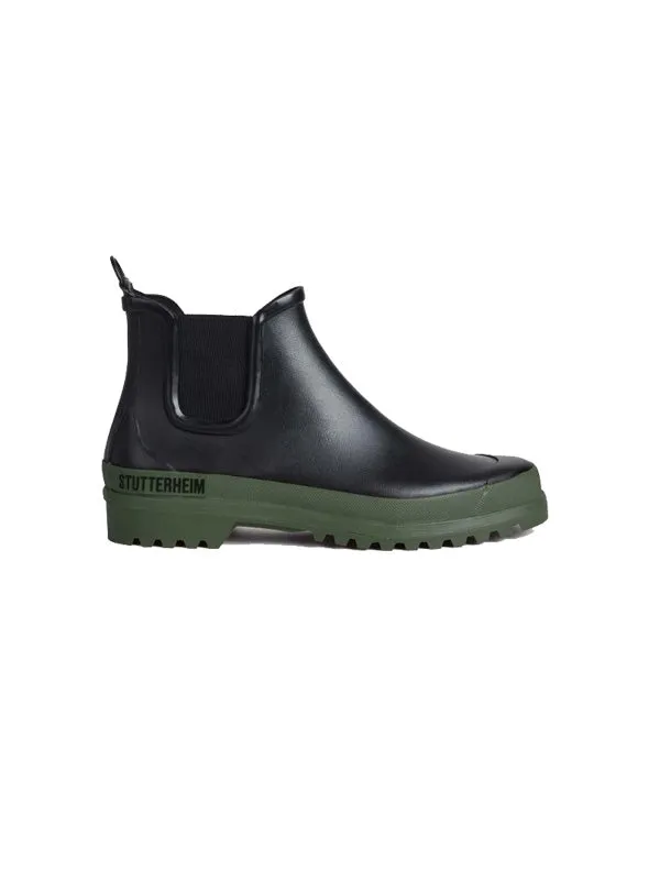 Chelsea Rainwalker In Black and Green