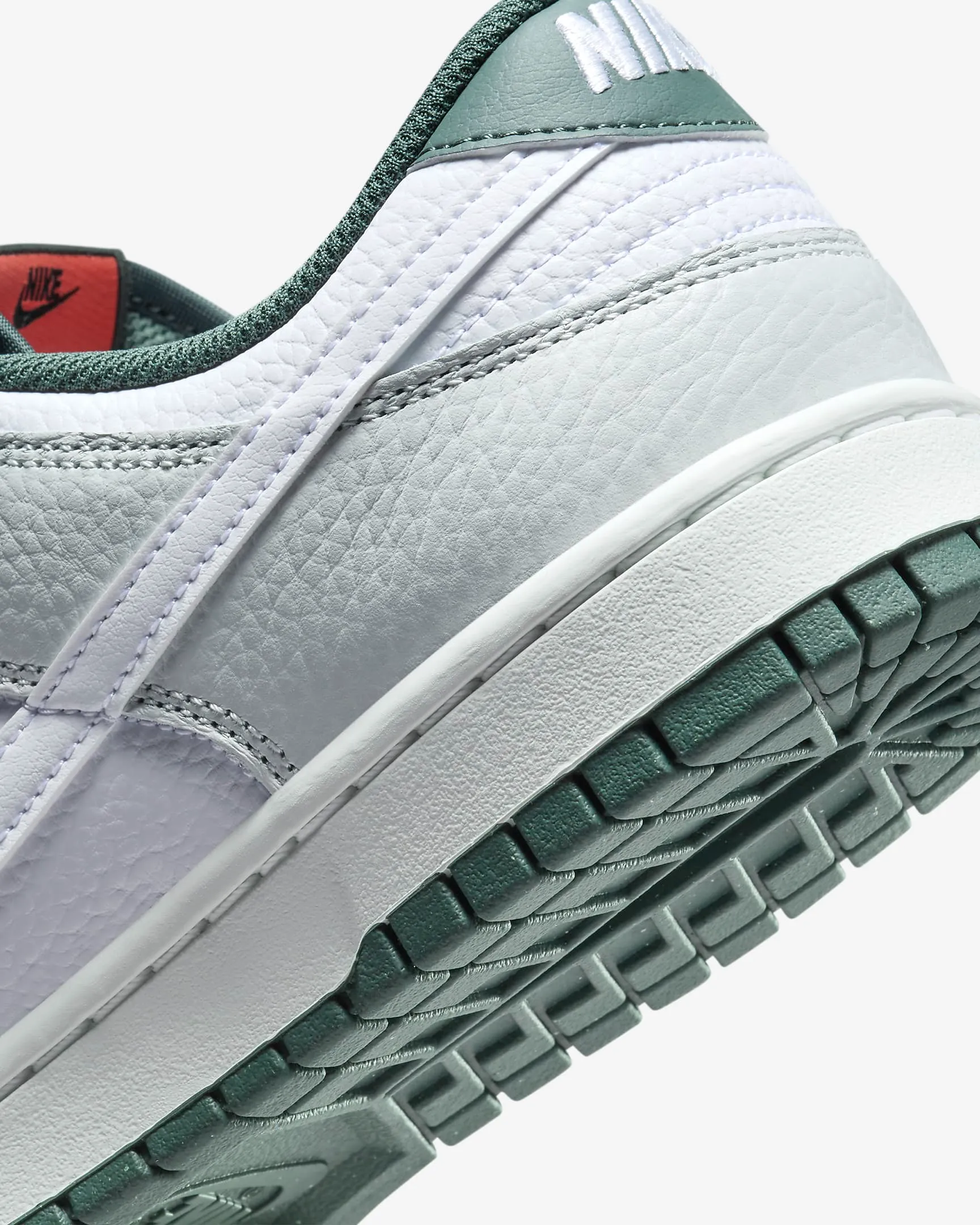 Nike Men's Dunk Low Retro SE Shoes - Photon Dust / Vintage Green / Summit White / White