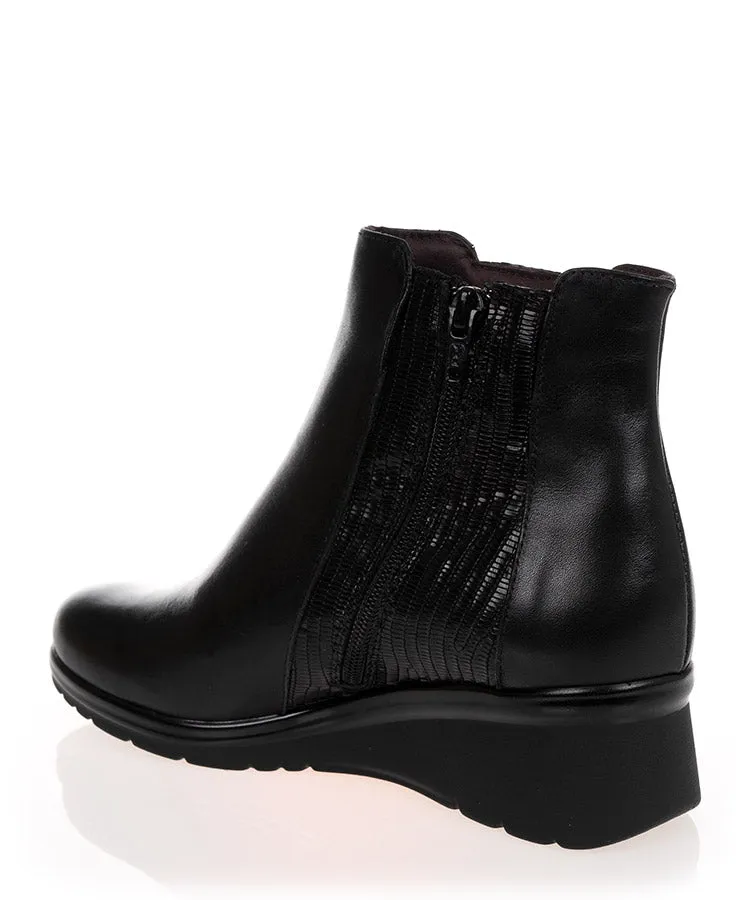 Pitillos 1626 Black Leather Wedge Ankle Boot