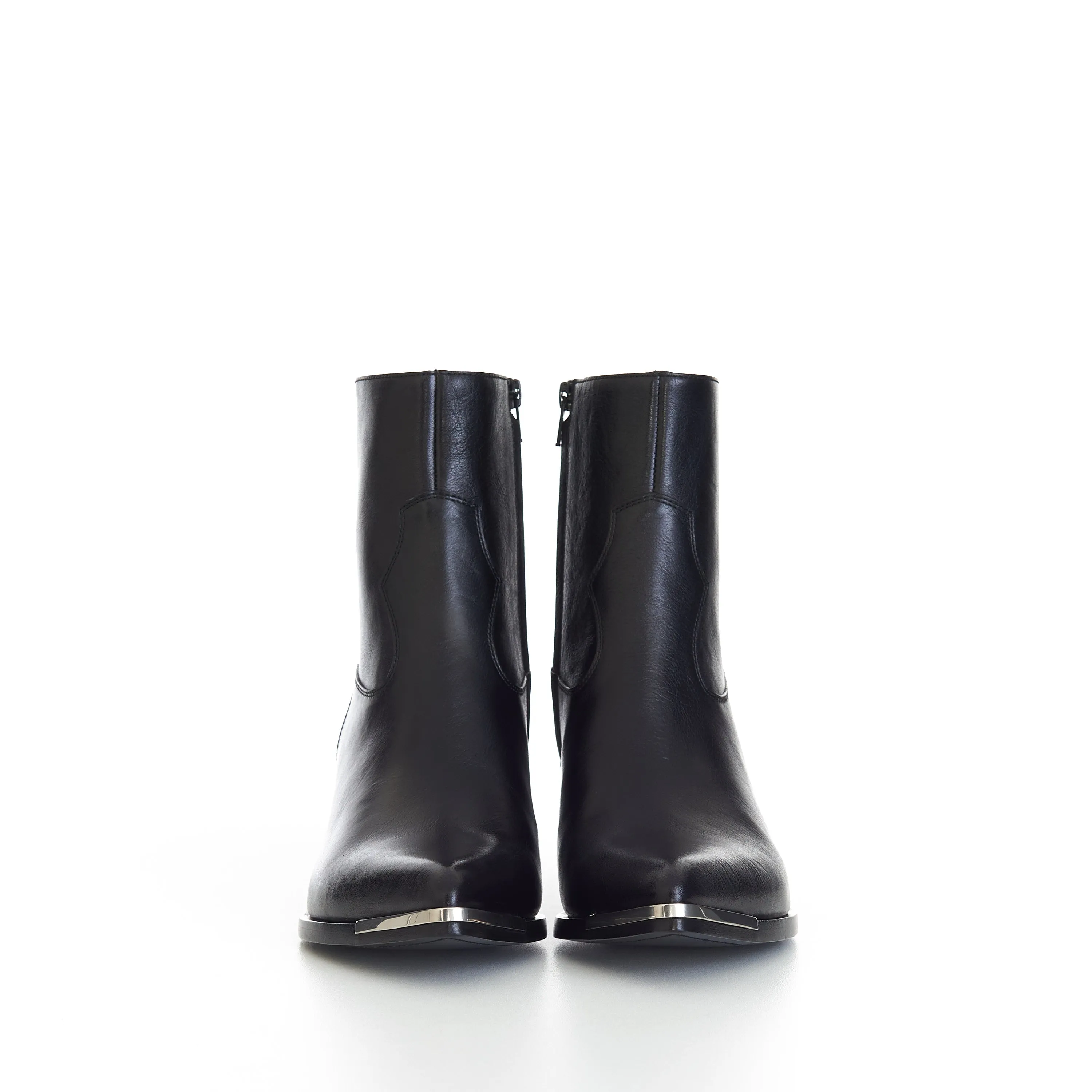 Zipped Conique Boot With Metal Toe In Black Shiny Calfskin